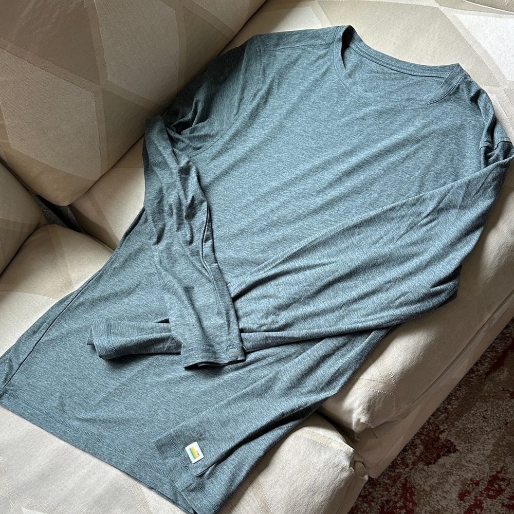 Vuori Charcoal Long Sleeve Tee